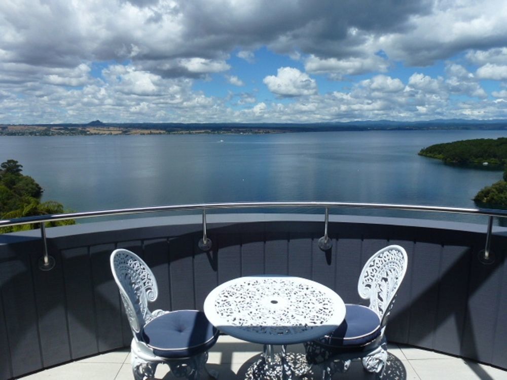 Serenity On Wakeman Tauposjön Exteriör bild